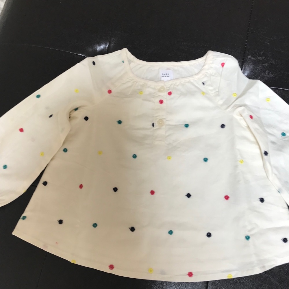 Gap Kids flower embroidered top. Size 2T NWT